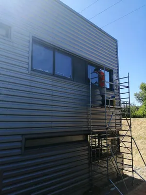 Pose de films solaire sur fenêtres d'une entreprise à Nice 06.