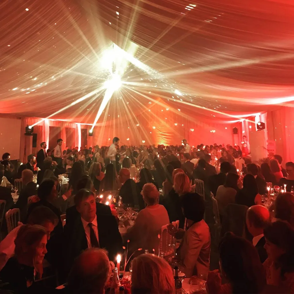 Comment louer une boule à facettes pour un événement à Deauville 14