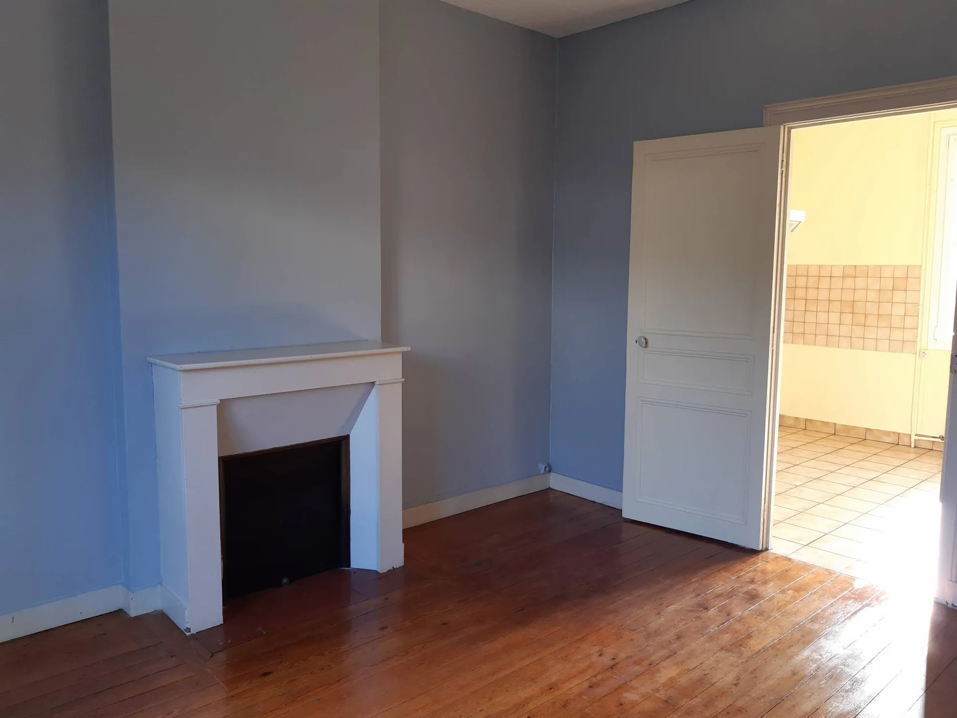 A vendre, maison centre ville de lisieux avec cheminée