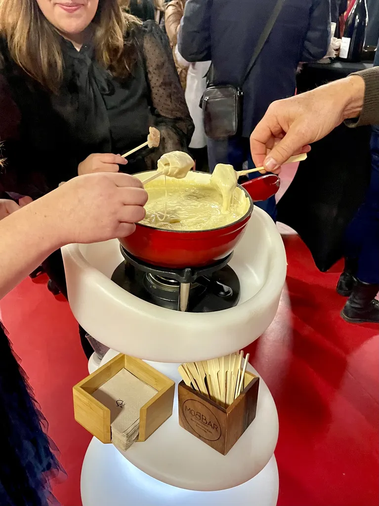 Animation fondue savoyarde, traiteur savoyard dans le Rhône