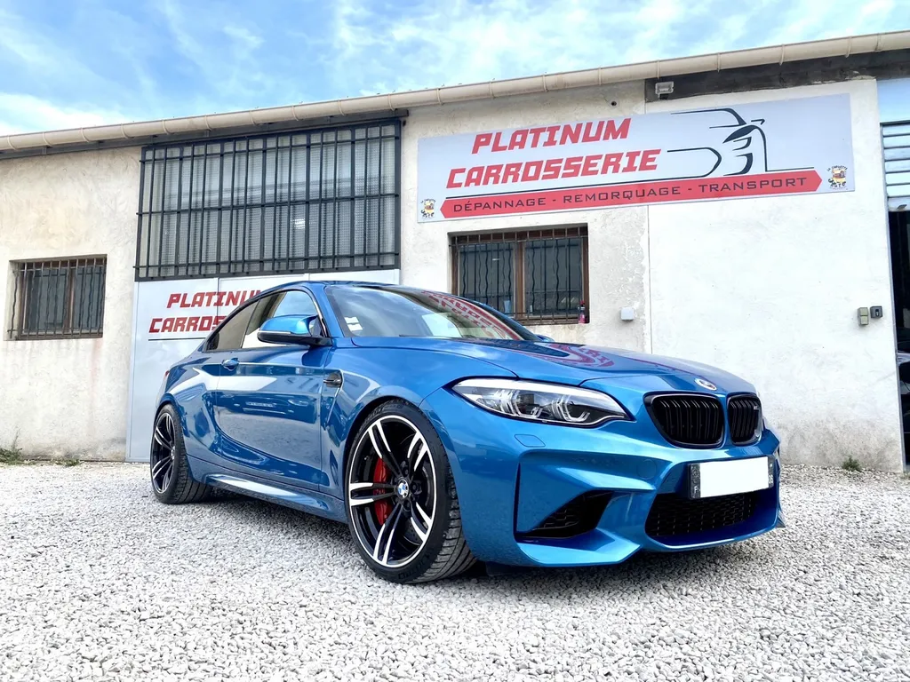Personnalisation pour cette BMW M2 prêt de véhicule et franchise offerte proche d’Aubagne et de Marseille et on