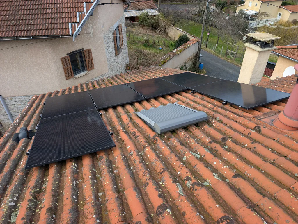 IN'NOVI, votre installateur solaire de confiance à Craponne et dans l'Ouest Lyonnais pour la pose de panneaux photovoltaïques pour particuliers et professionnels