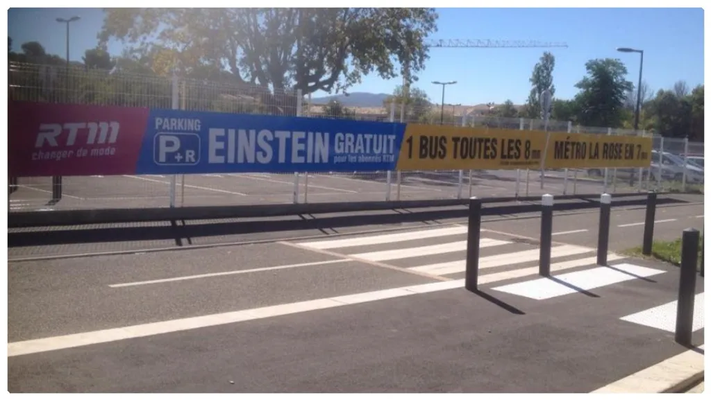 Panneau publicitaire affichage urbain grand format chez ITS Arts Graphiques à AUBAGNE proche Allauch