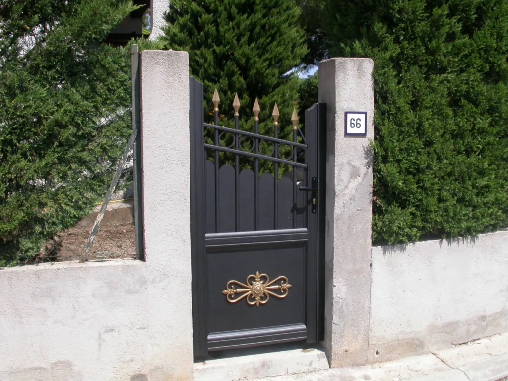 portillon aluminium sur mesure à Pélissanne