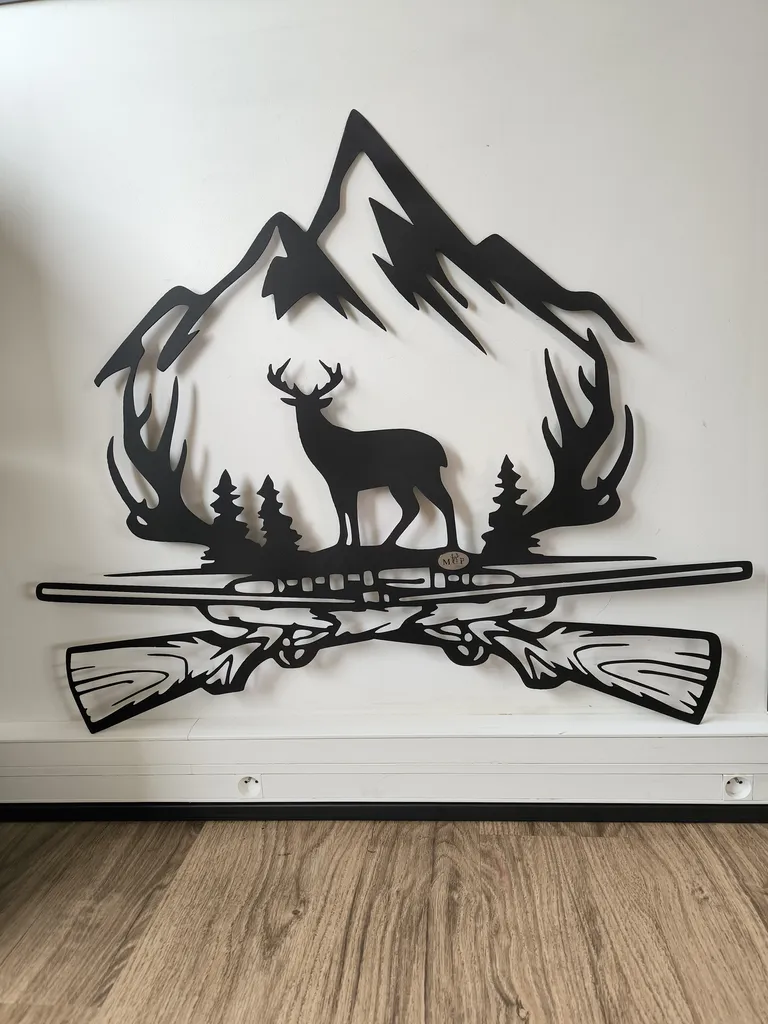 Décoration Murale Métal Cerf Montagne et Fusils Style Chasse – Design Nature et Rustique – Fabrication Artisanale à Villeneuve-de-Rivière (31) Occitanie – Livraison dans toute la France