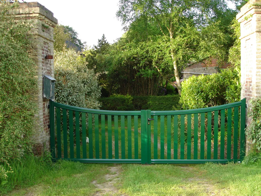 Installation de Portail Aluminium Motorisé, Modèle Sur-Mesure et Pose Professionnelle Sécurisée à Bihorel en Seine-Maritime 76 et Rouen