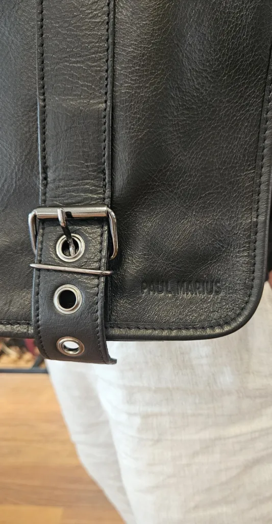 Sacoche Paul Marius le Poinçonneur noir disponible chez Evasion Eu