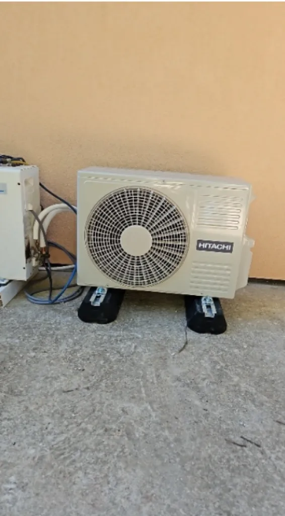 Pompe à chaleur Hitachi installée par votre partenaire à La Ciotat Provence Energie Solaire Services 