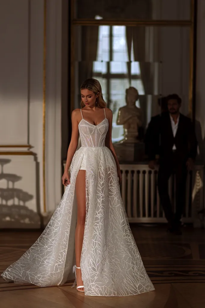 Robe de mariée bohème trapèze avec fente à Marseille