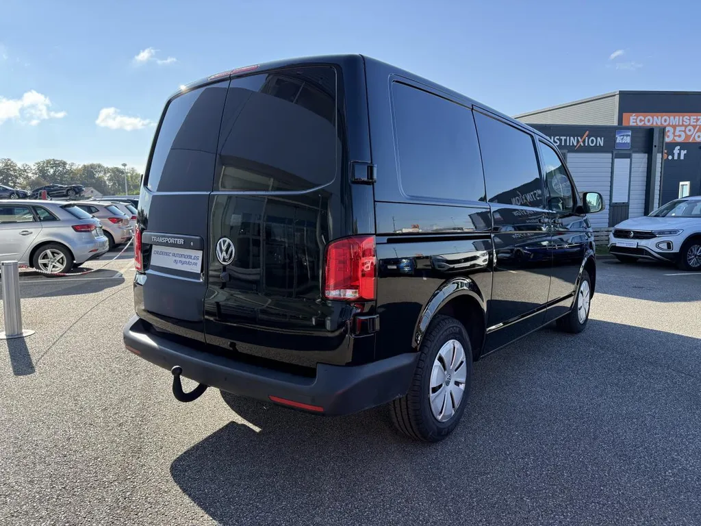 Volkswagen Transporter d'occasion au Havre : Fourgon TDI 150ch disponible chez Caudebec Automobiles, votre expert utilitaire en Normandie.