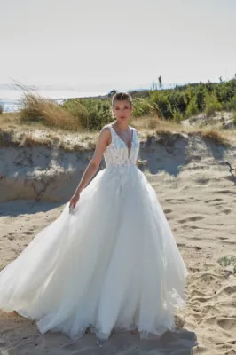 Robe de mariée 22319 marque Bella by Églantine sur marseille proche Toulon et Bandol dans le Var.