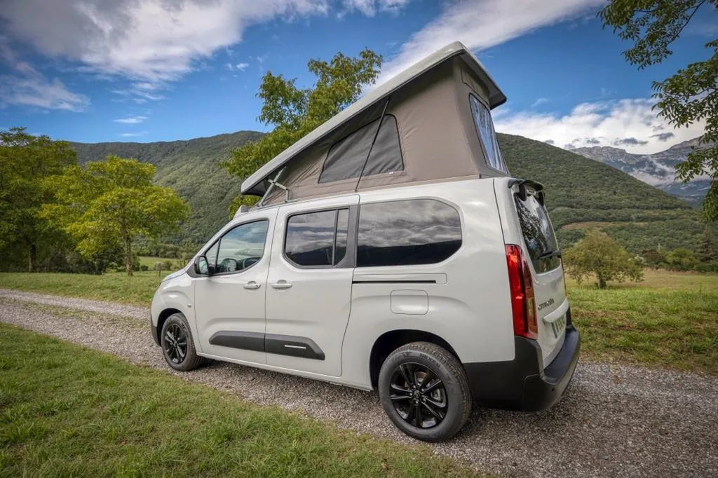 Pose de toit relevable pour Berlingo et Rifter Long à Lyon : installation par spécialiste dans le Rhône