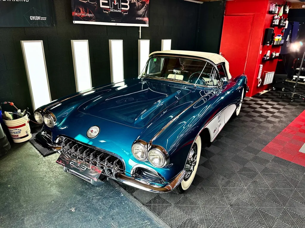 protection carrosserie traitement céramique Gyeon infinite Lyon Chevrolet corvette C1 1959