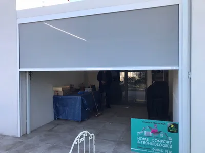 Pose d'un store screen à Saint Mathieu de Tréviers dans l'Hérault près de Montpellier