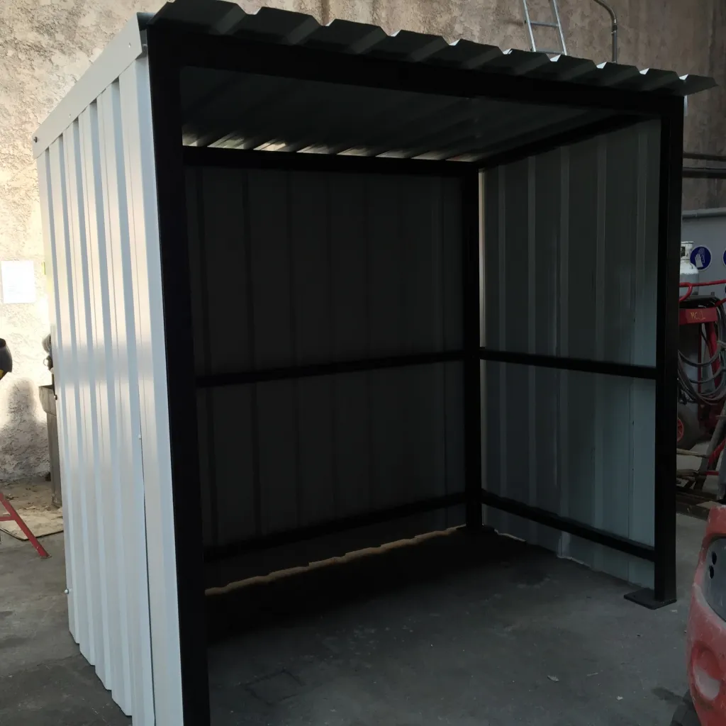 ABRI SUR MESURE STRUCTURE METALLIQUE ET TOLES BARDAGE POSSIBILITE PORTE COULISSANTE OU A VANTAUX POUR STOCKAGE AGRICOLE VOITURE BOIS FOIN EQUESTRE DANS LES BOUCHES DU RHONE 13