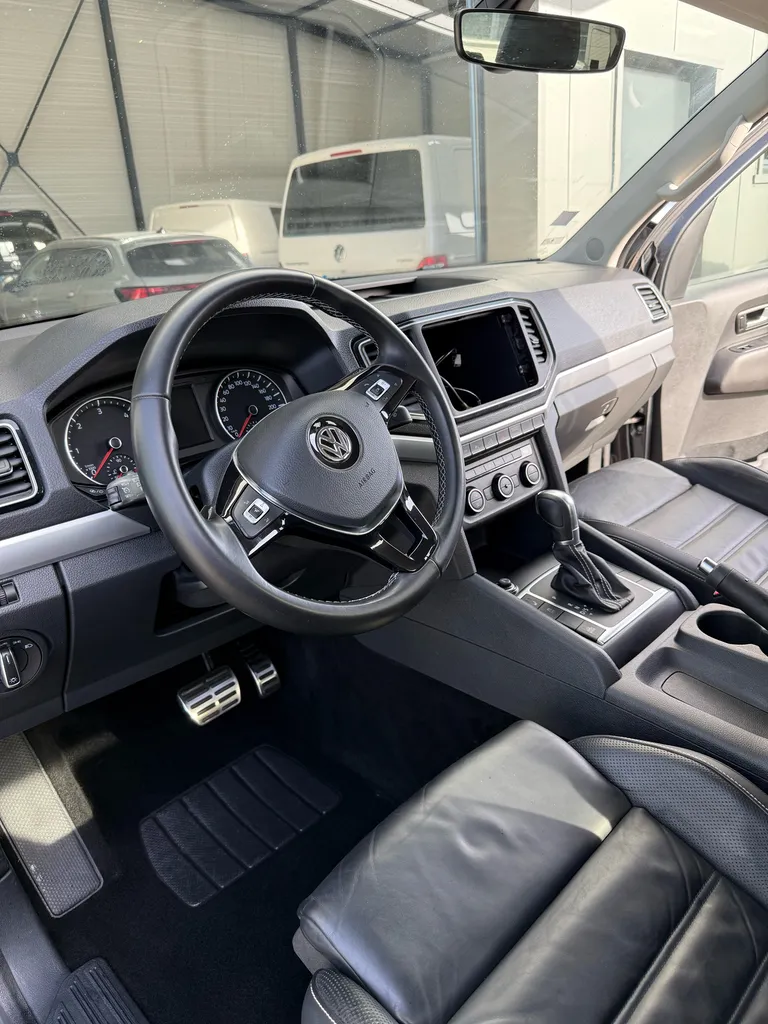 Nettoyage intérieur professionnel Volkswagen Amarok à Saint Priest en Jarez, intervention soignée pour un habitacle propre durable