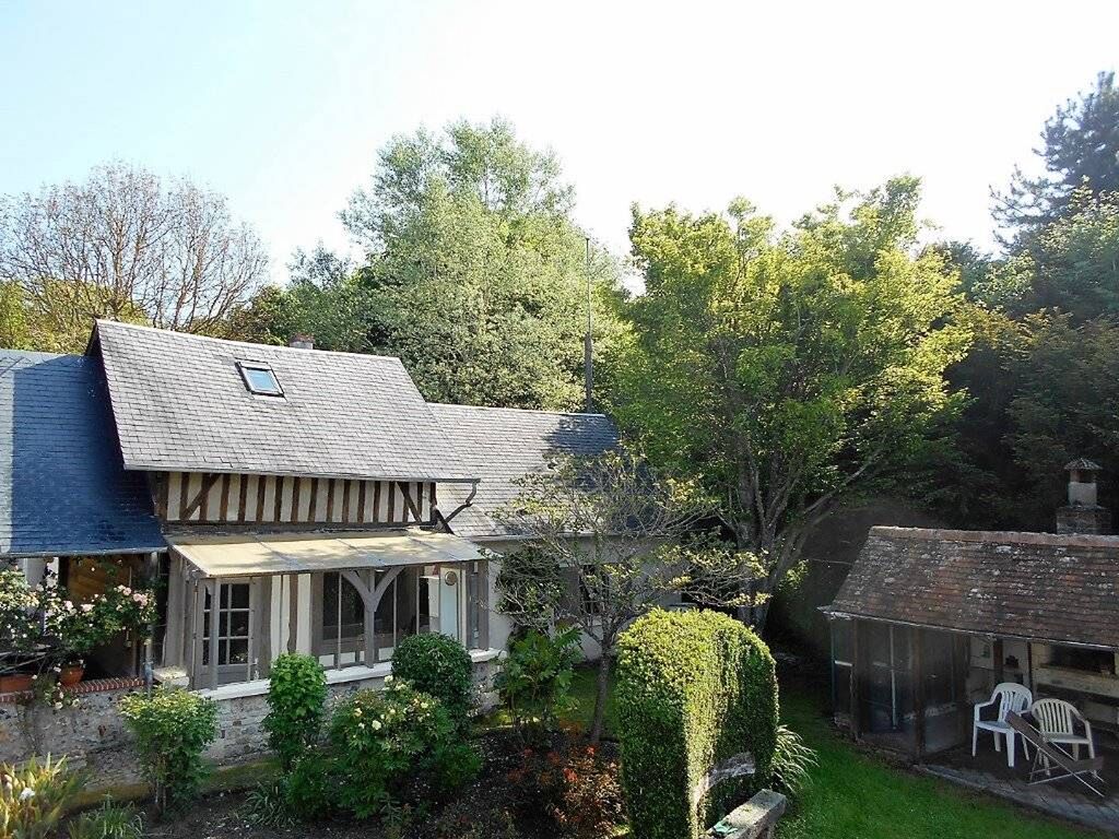 VENDS MAISON EN PIERRE ET COLOMBAGES A 45 MINUTES DE CAEN 14000