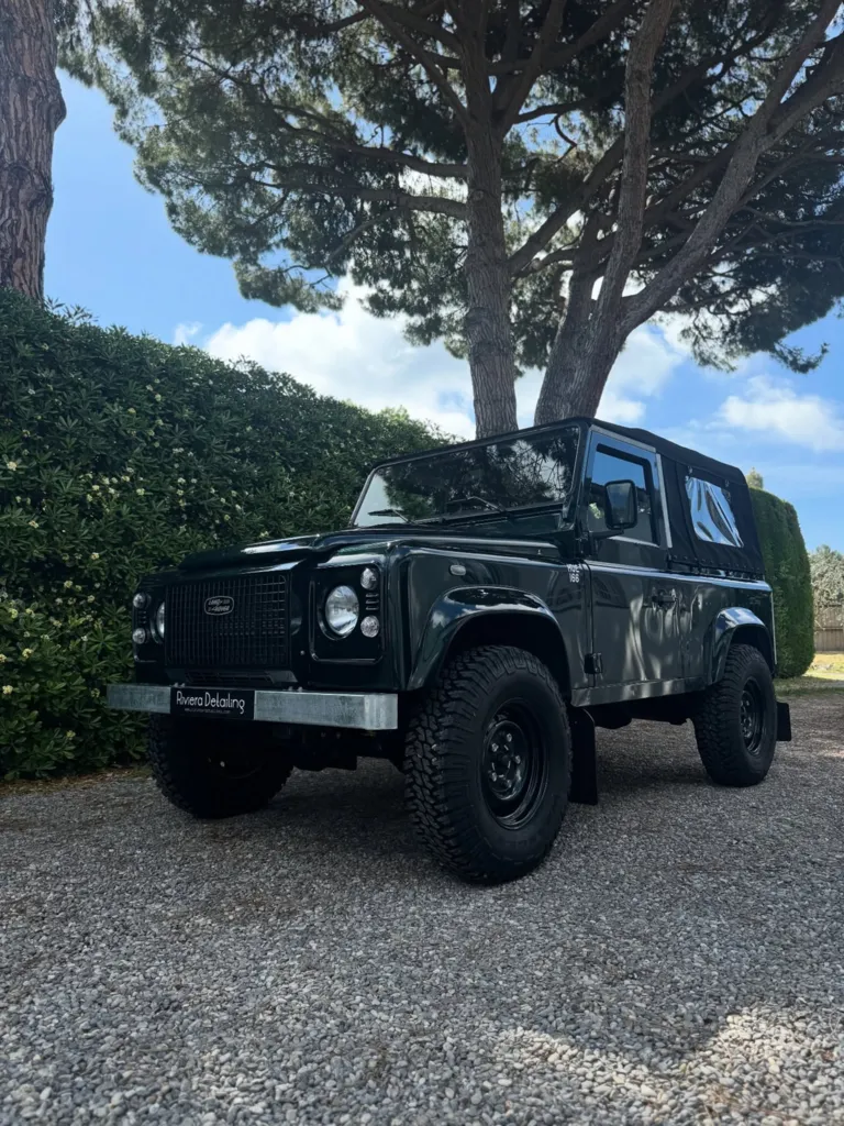 Land Rover Defender traitement céramique Cannes par Riviera Detailing 
