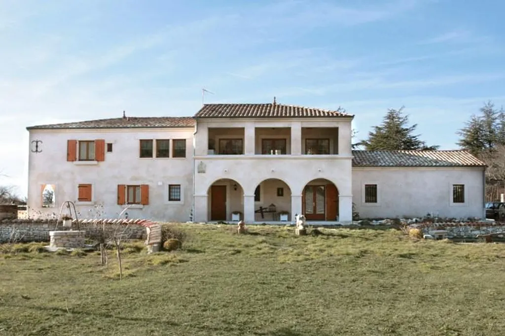 Bastide contemporaine dans les Monts de Vaucluse