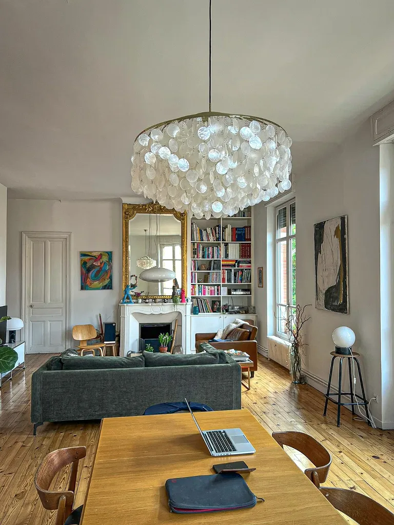 Création d'une verrière sur mesure pour un appartement au style éclectique au cœur de Touloue