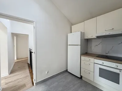 Centre ville, bel appartement 141 M² en duplex 3ème et 4ème étage dans une petite copropriété entretenue bien tenue  à Saint-Germain-en-Laye.