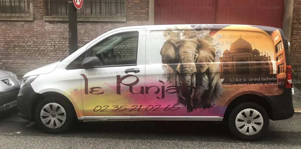 Réalisation d'un flocage de véhicule professionnel pour un restaurant indien au Havre : le Punjab