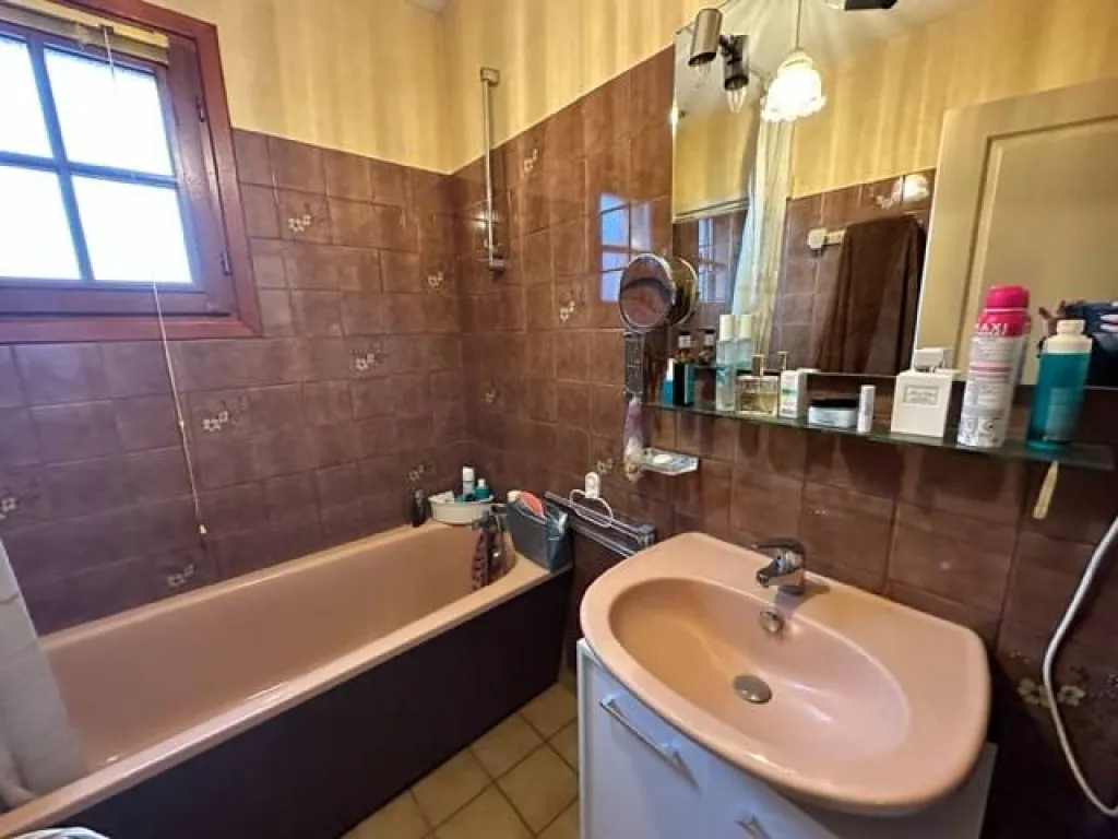 Maison familiale de 96 m² édifiée sur 625 m² de terrain sur la commune de ST AUBIN LES ELBEUF