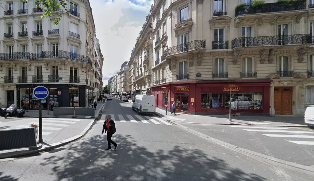 Cession de bail - Boutique 55 m², commerçant, Avenue Bosquet 75007 PARIS
