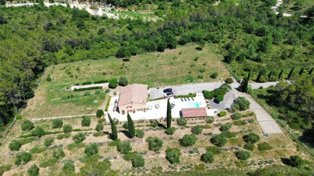 Villa 6 pièce(s) 5 chambre(s) 242.4 m² Lorgues (83510)