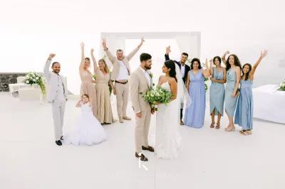 wedding planner pour cérémonie de mariage à santorin