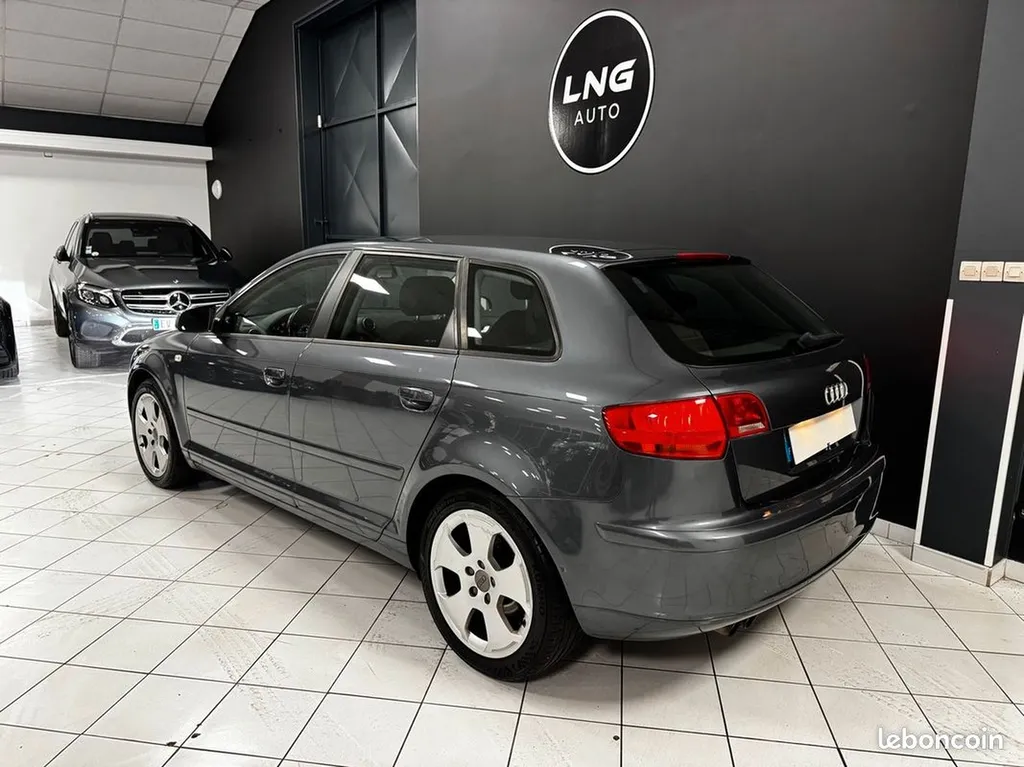 Audi A3 Sportback (8P) 2.0l TFSI 200cv DSG6 Ambition