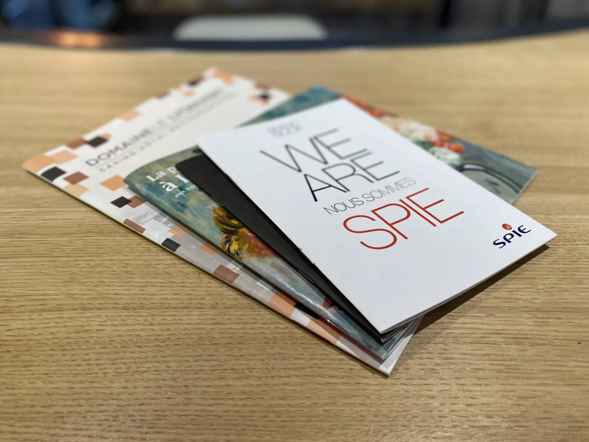 Impression d'une plaquette commerciale ou d'entreprise