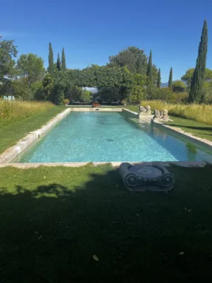 La pierre de France Montagnac, pierres naturelles françaises pour dallage, pavé, revêtement, décoration