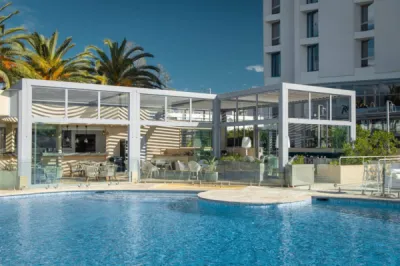 Installation de pergola pour professionnels sur NICE dans les alpes maritimes