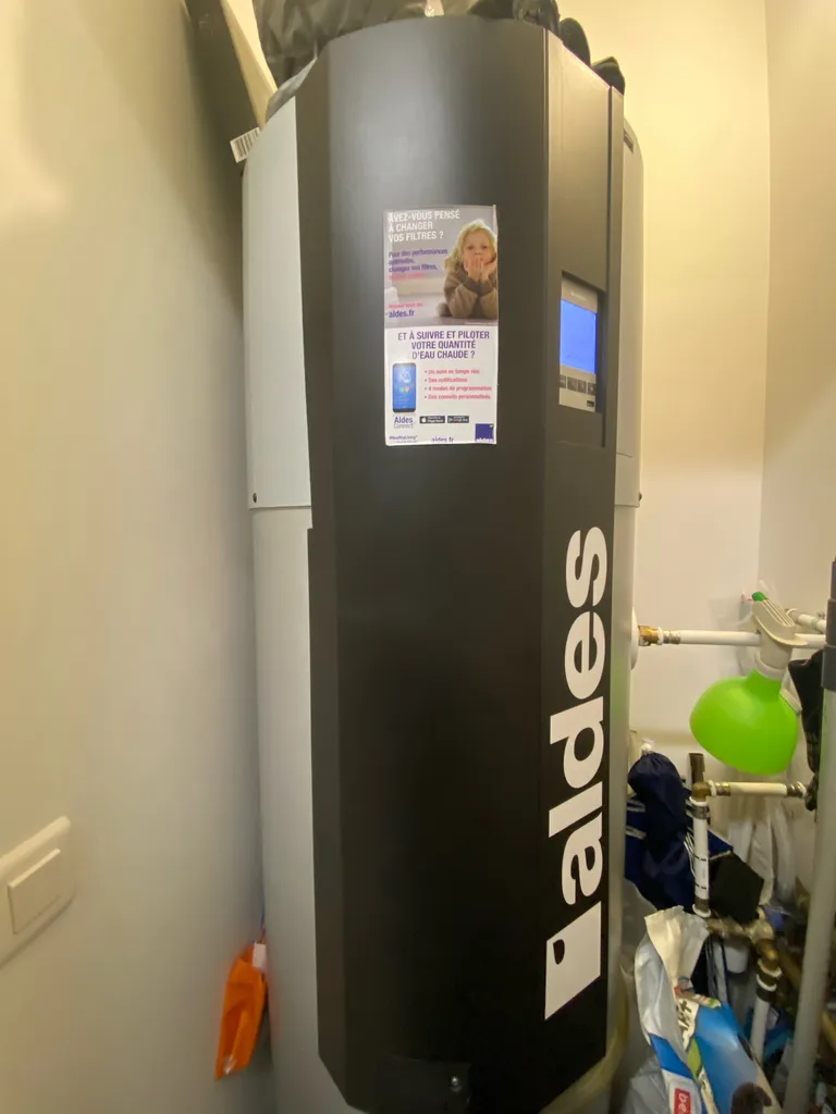 Dépannage par PROXICLIM d'un chauffe-eau T-FLOW Hydro+ 200l dans une résidence à Aix-en-Provence