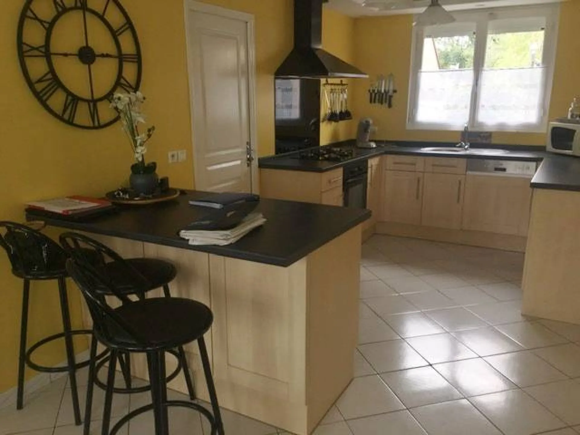 À acheter maison avec cuisine aménagée/équipée ouverte proche Tourville la Rivière 76410