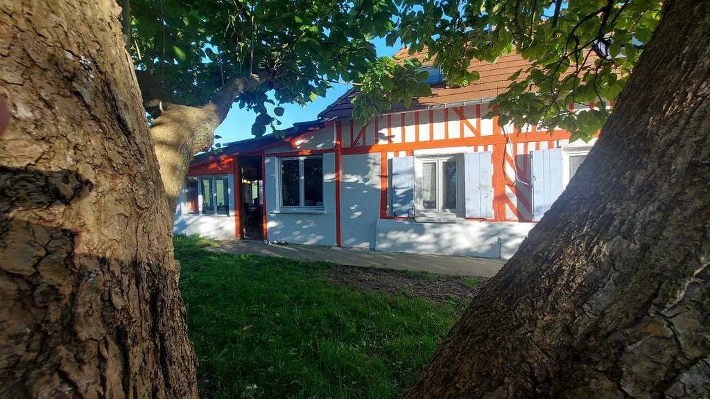 A Vendre – Maison de campagne édifiée sur un terrain d’environ 1000 m² avec dépendance à réhabiliter, proche Beuzeville 27210