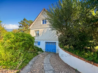 A vendre, maison familiale de 159 m2 sur un terrain de 1509 m2 située à Saint-Pierre-des-Fleurs