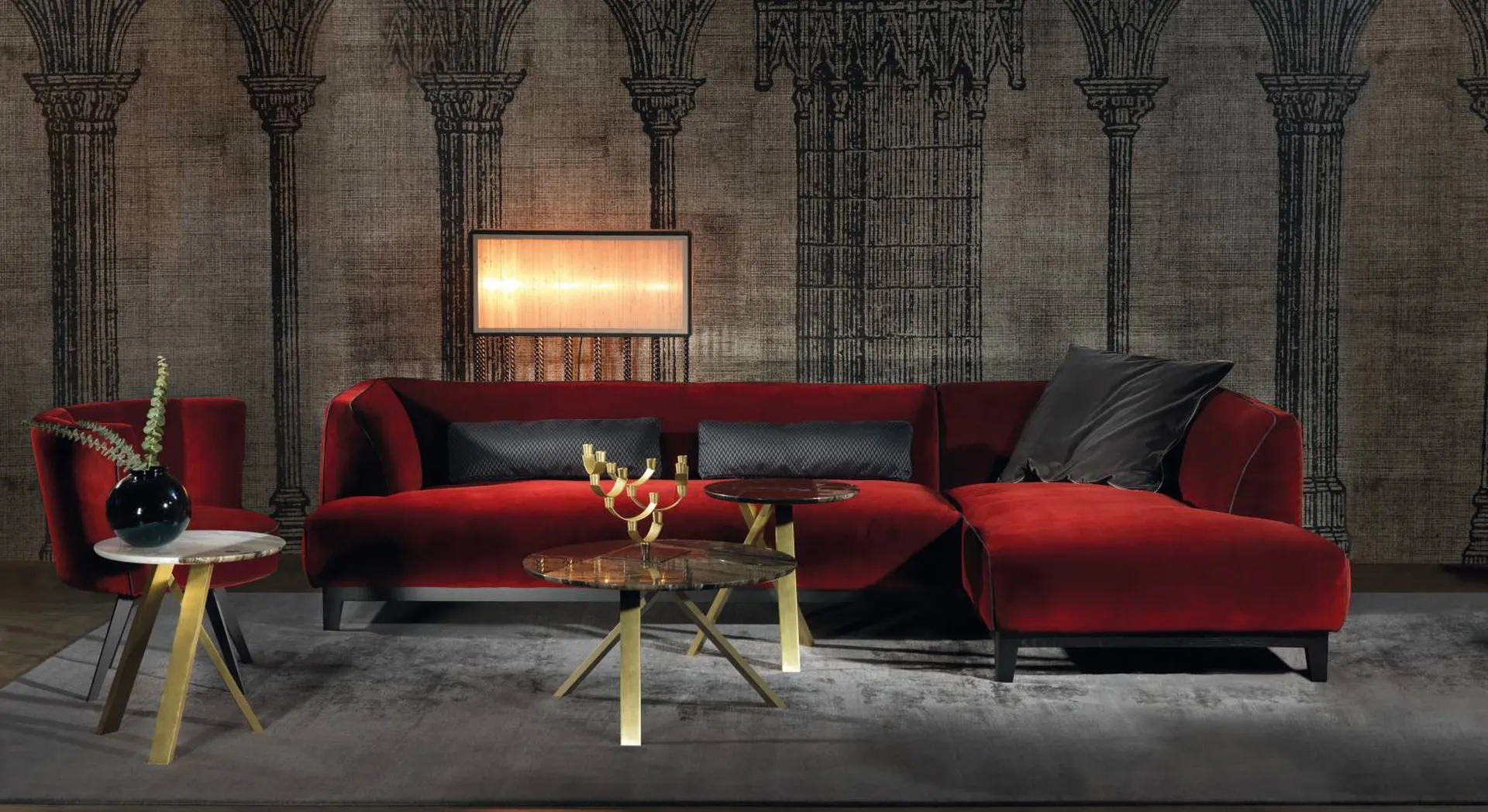 salon avec canapé et table basse Hyères les palmiers