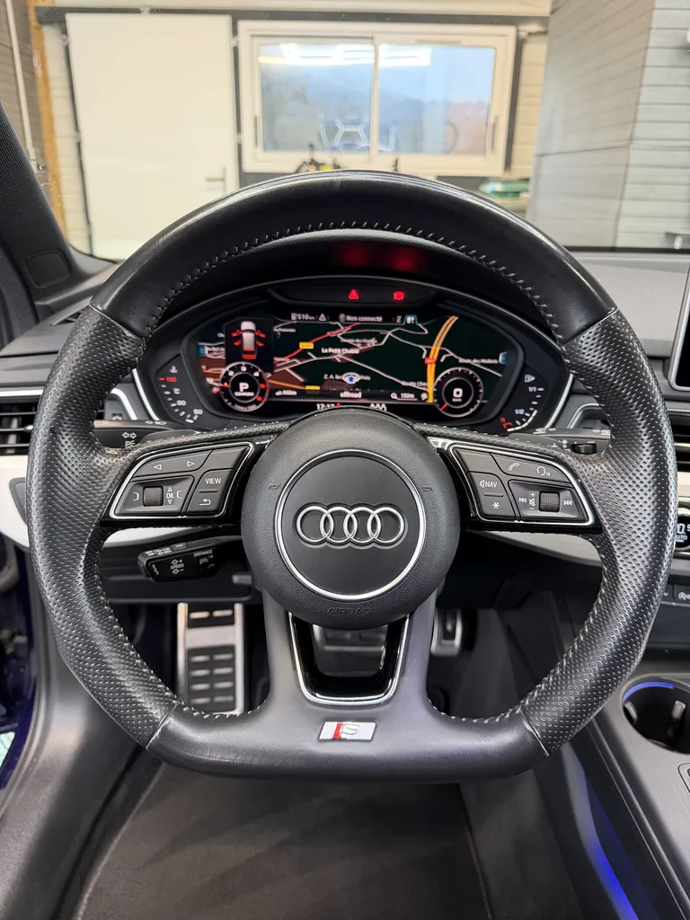 AUDI A 4 AVANT 3.0 TDI QUATTRO / CARPLAY/ SIEGE CHAUFFANT AV/AR / TOIT OUVRANT / B/O / ATTELAGE ELECTRIQUE / STRONIC