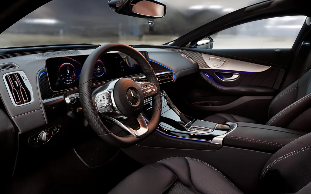 LNG Auto, spécialiste dans la vente et le rachat de voitures toutes marques à Pusignan et la location de parking près de l'aéroport Saint Exupéry