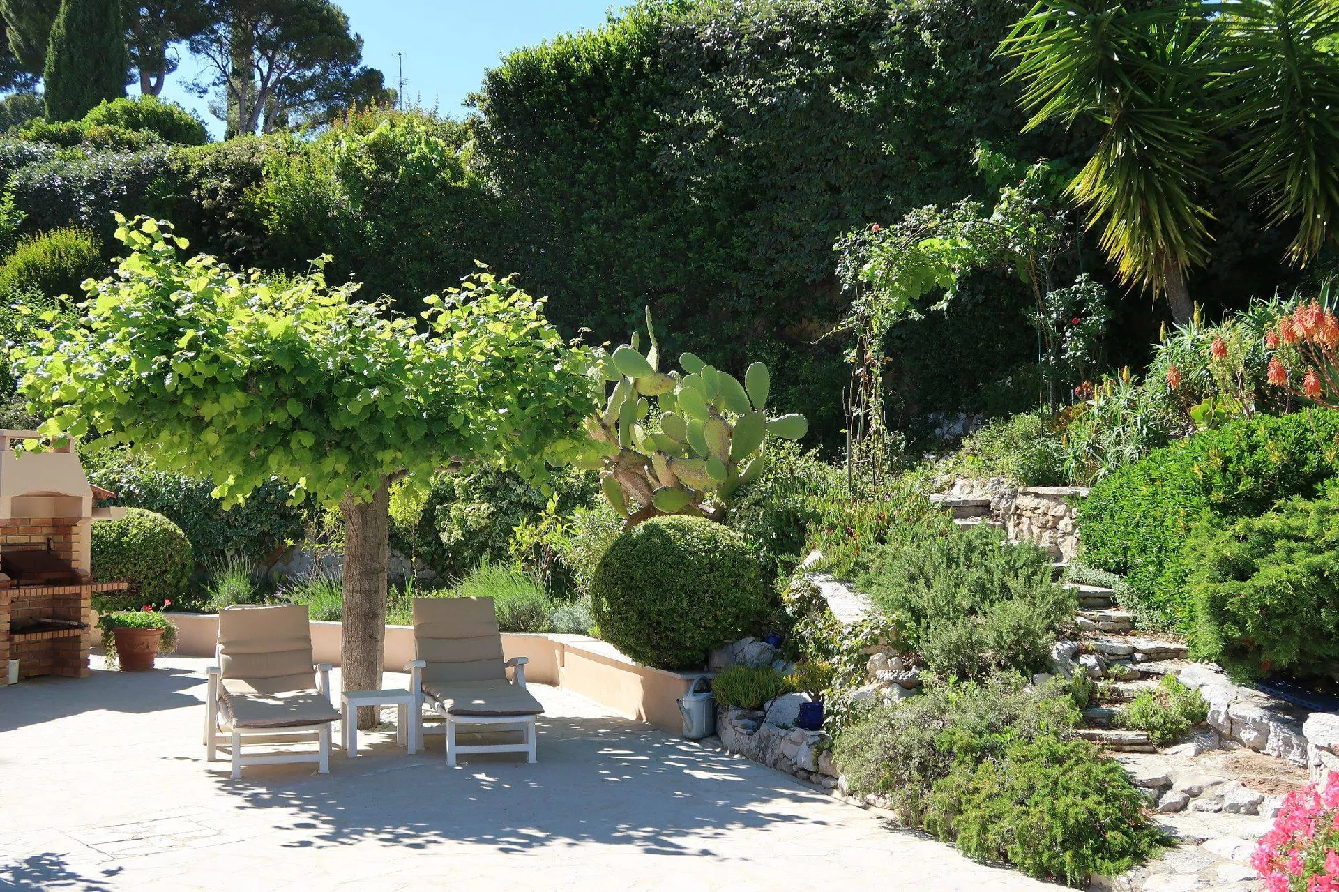 Cassis Villa vue mer avec piscine, studio indépendant et garage dans parc sécurisé avec tennis