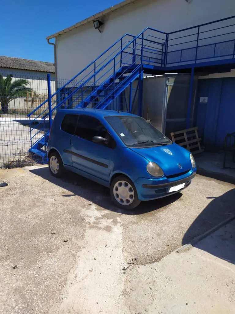 vente voitures sans permis occasion AIXAM 500.4 moteur Kubota de 2004 petit prix