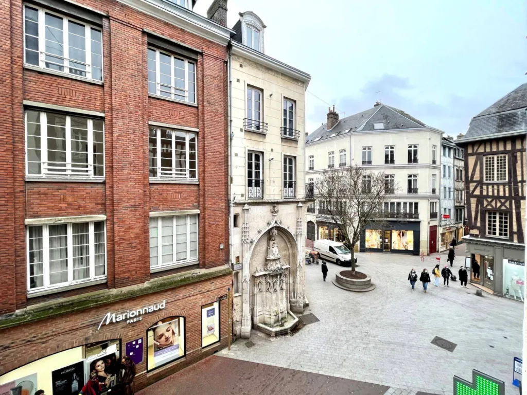 jourdainneaktion-agence-immobiliere-rouen-achat-vente-location-syndic-estimation-annonces-dpe-hypercentre-f2-investissement-rp-rare-coupdecoeur-pieton-carmes-ganterie-lumineux-calme-cocooning