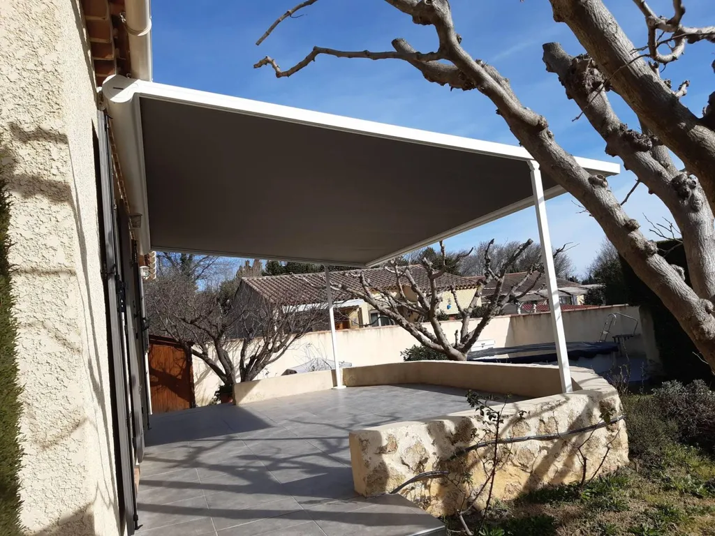 pergola aluminimum extrudé lame enroulable aix en provence 