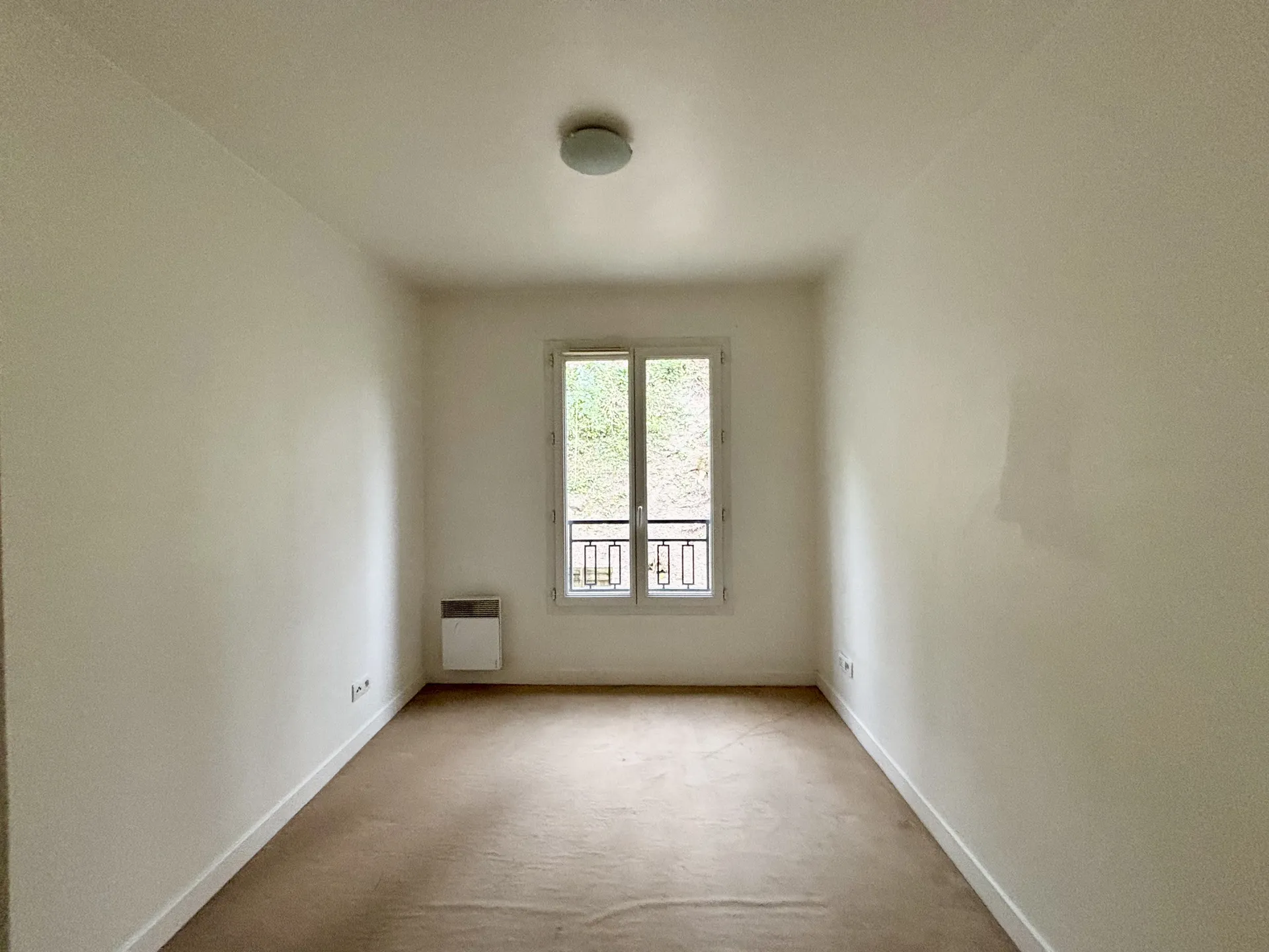 Bel appartement de 3 pièces de 59.44M² à Saint-Germain-En-Laye avec terrasse, ascenseur et box dans une résidence récente et sécurisée.