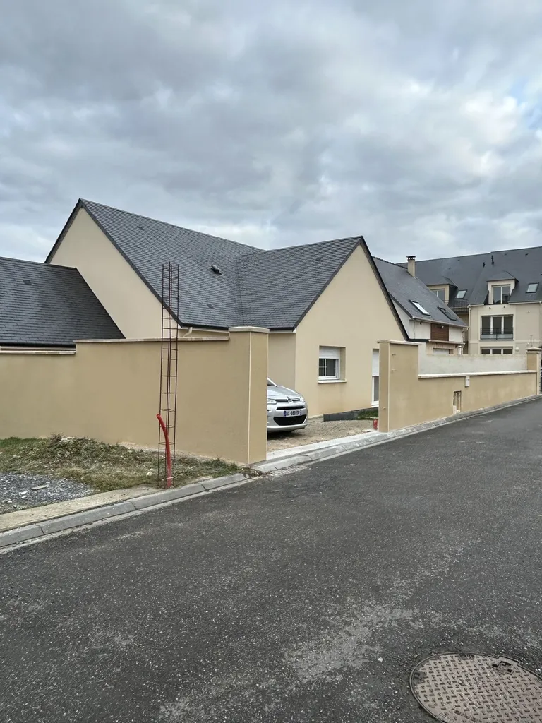 Installation de Murs de clôture, Fondations de portails et Travaux de Maconnerie à Cormeilles dans l’Eure 27 et ses Alentours