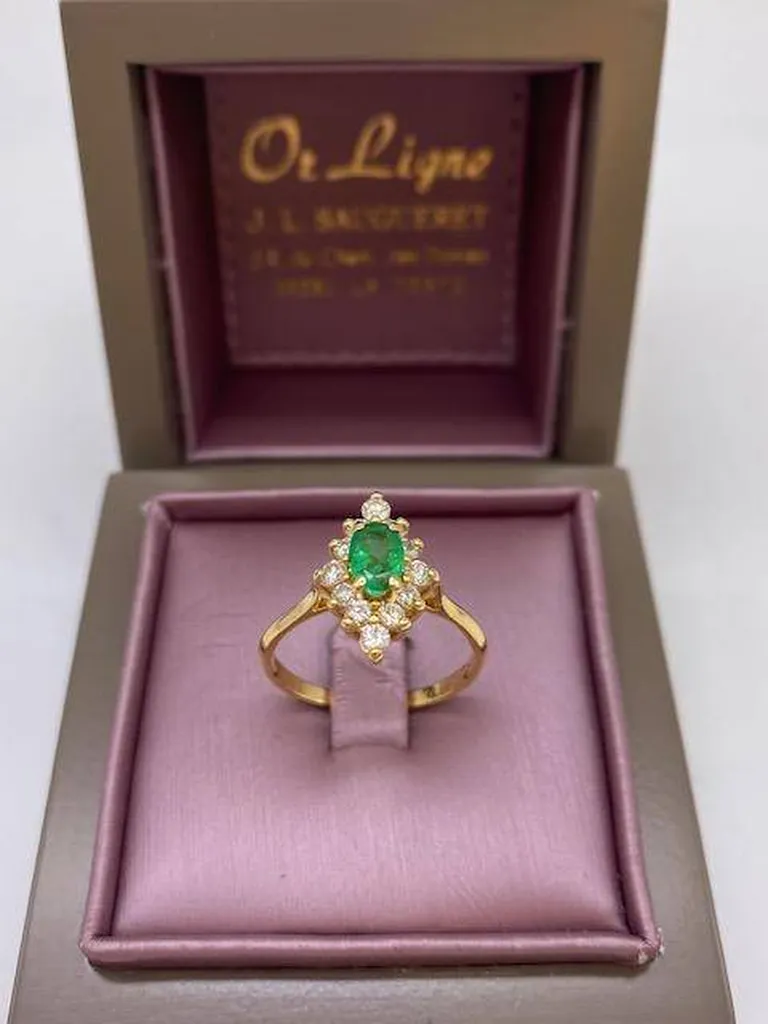 Bague marquise or 750/1000ème émeraude centrale et diamants en dépôt vente chez Or Ligne à La Teste près de Bordeaux