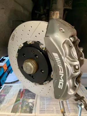 Remplacement de disques sur une Mercedes AMG
