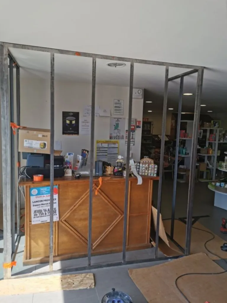 Vérriere acier hauteur sol/plafond